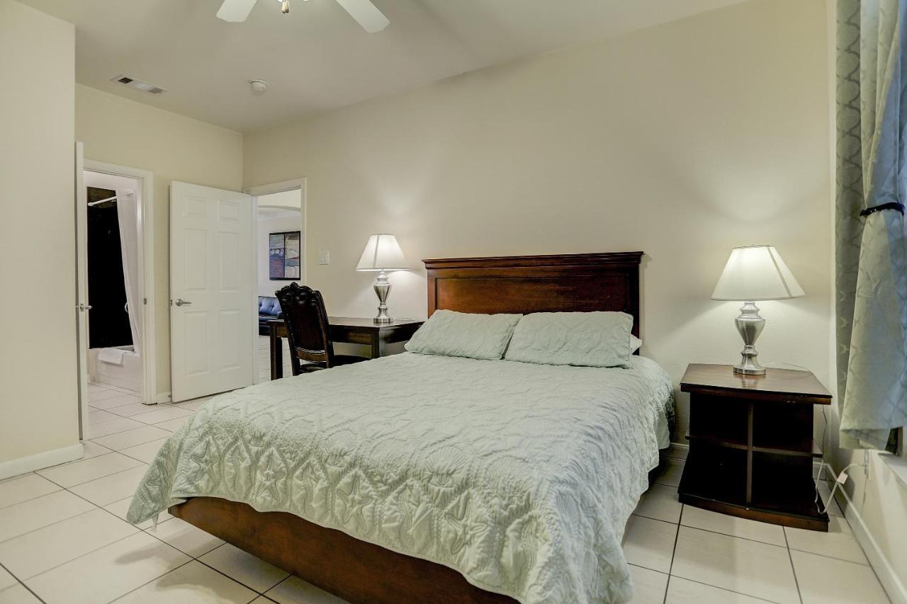 Villa Laverne 3 Bedroom Suite Furnished Condos ヒューストン エクステリア 写真