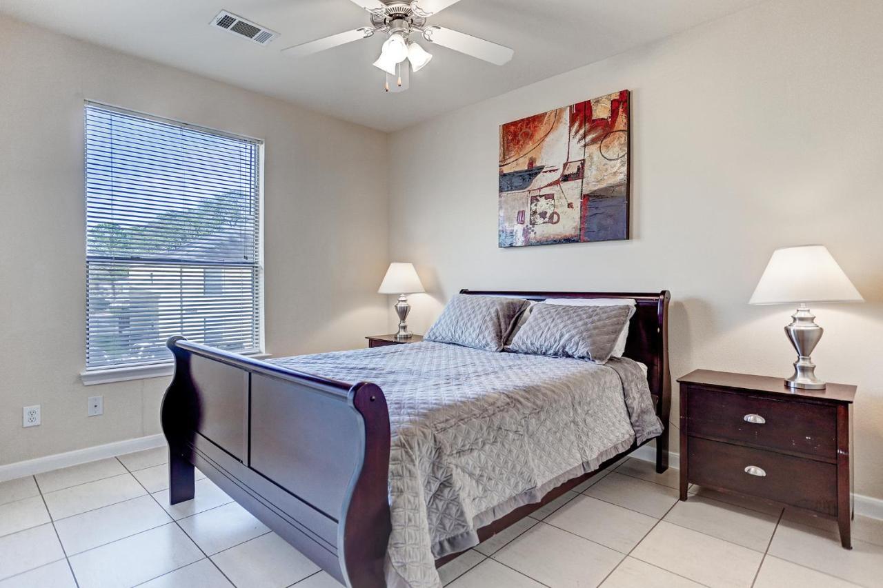 Villa Laverne 3 Bedroom Suite Furnished Condos ヒューストン エクステリア 写真